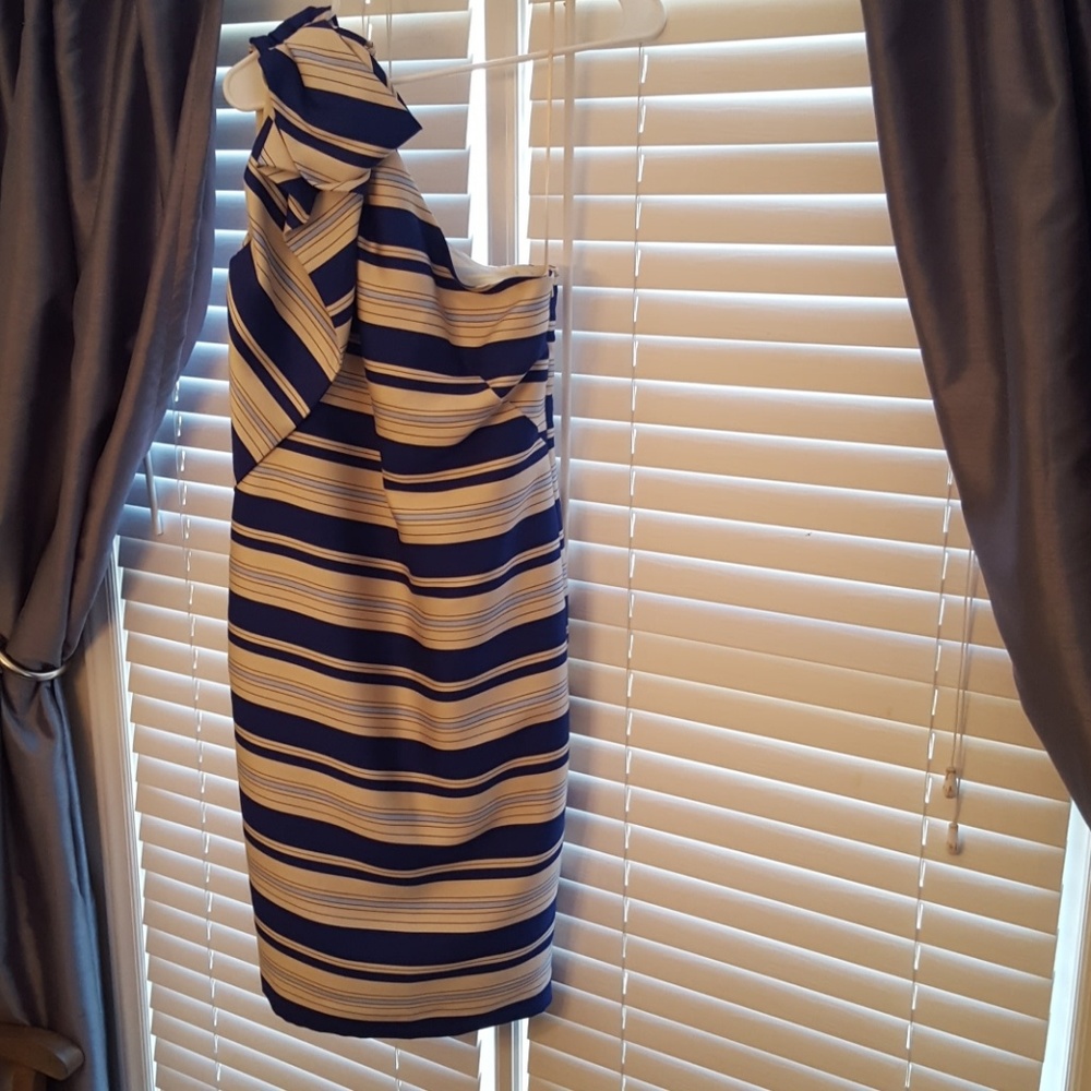 NWT Banana Republic size 2 one shoulder dress